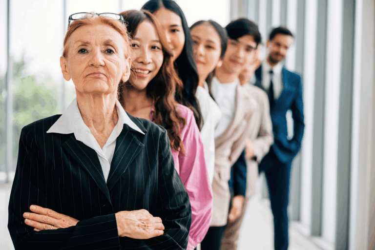 Lire la suite à propos de l’article Où travaillent les seniors ? Ce que révèle la dernière étude de la DARES
